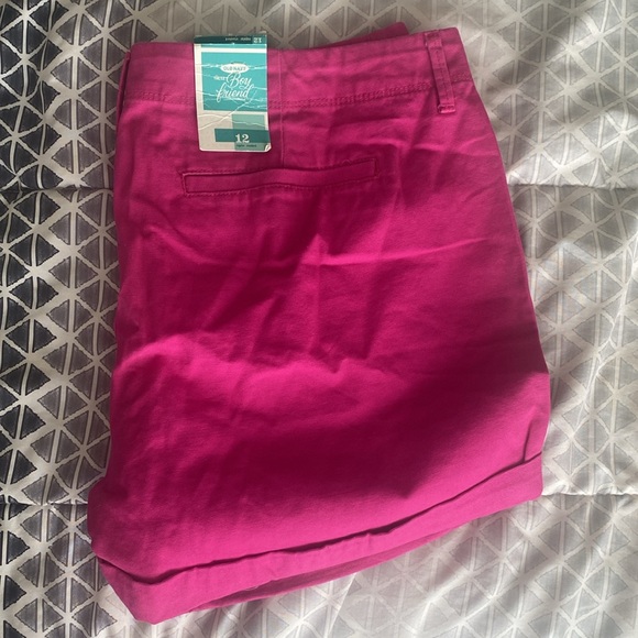 Old Navy Women’s Boyfriend Shorts - Picture 2 of 3